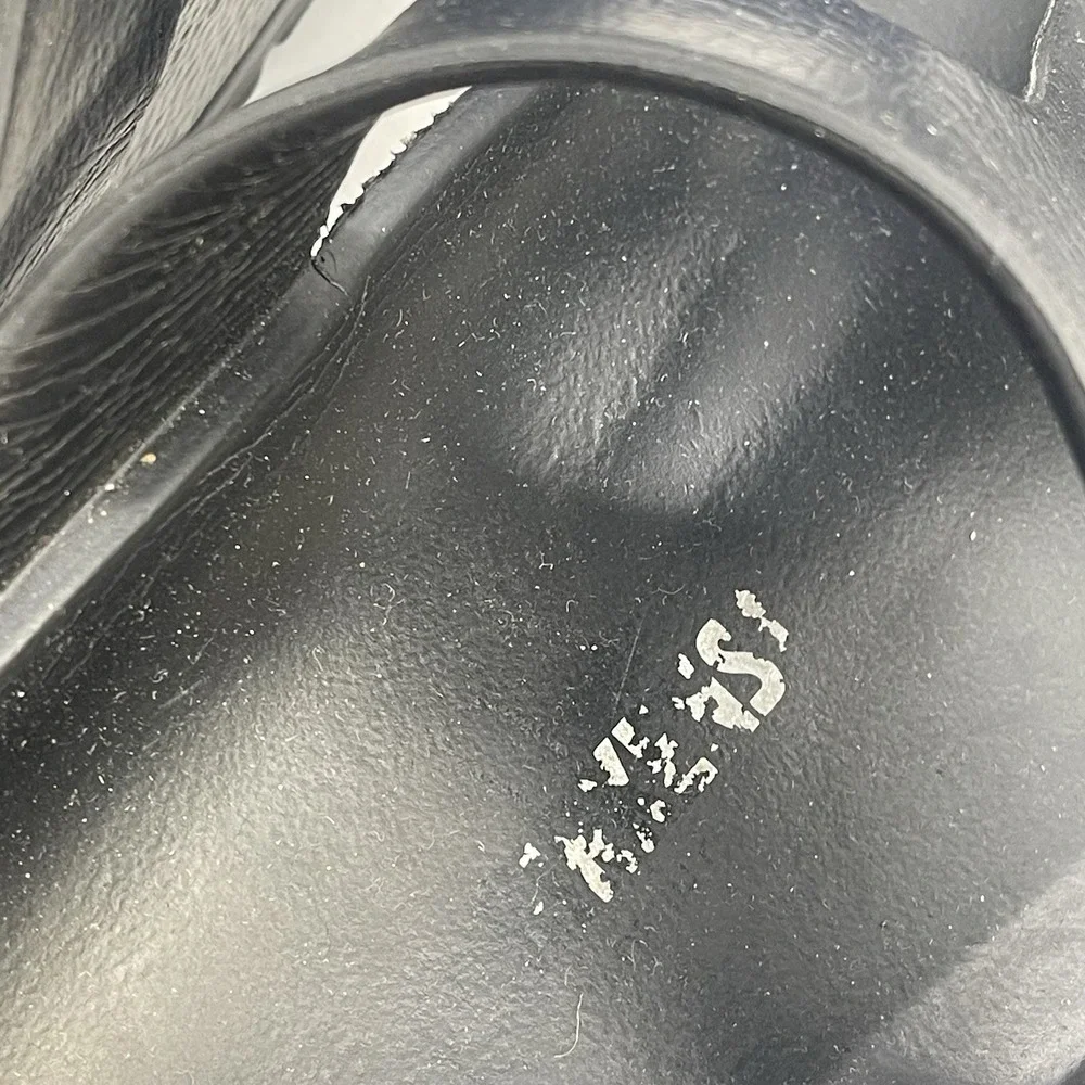 Birkenstock shop confidence